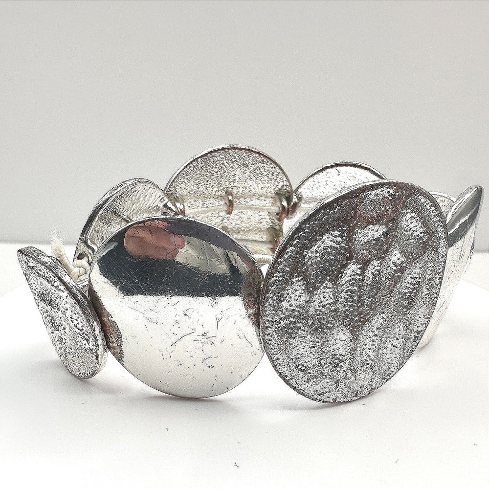 Vintage 90s Silver Tone Hammered Disk‎ Stretch Bracelet Boho Statement Jewelry